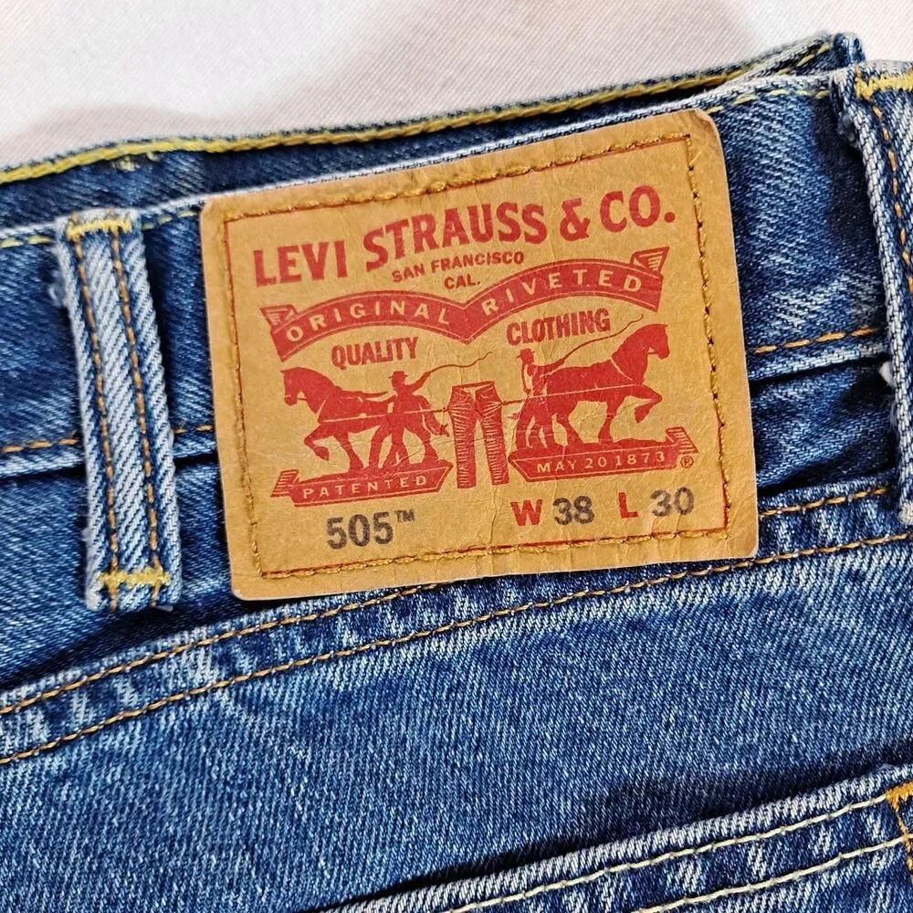 Levi's Men's 505 Jeans Size 38 x 30 Straight Medium Wash 100% Cotton